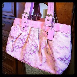 Signature Coach Large Pink Tote Purse w/cover bag